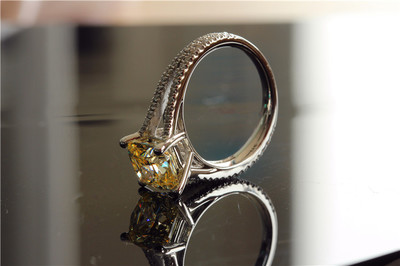 黃金首飾加工與珠寶品牌代工 廣州正東珠寶的微鑲工藝與創(chuàng)新